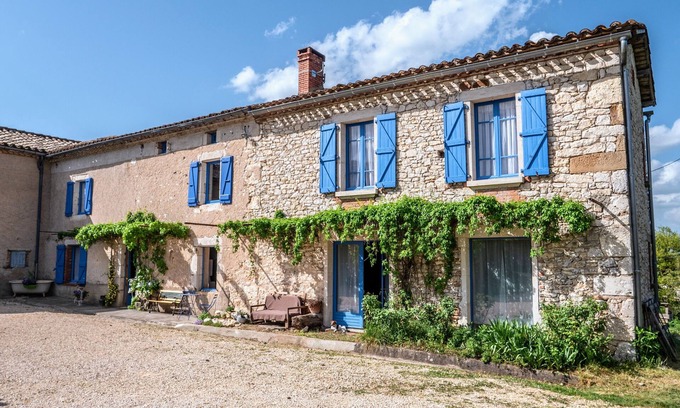 Aiguelèze Other | Ecolodge for 15 to 25 pax with swimming pool, Jacuzzi, sauna, games room