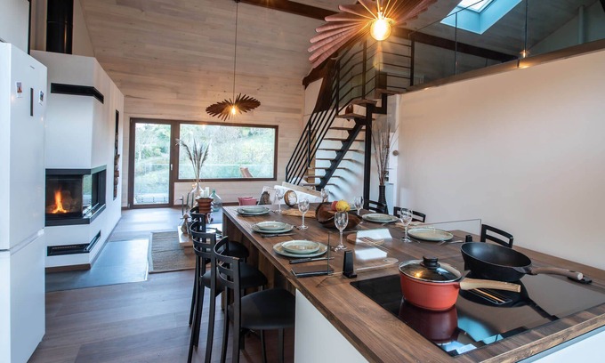 Vieille-Toulouse Cabin | Ecolodge Très Haut de Gamme 100% Éco-conçu à Proximité Immédiate de Toulouse !