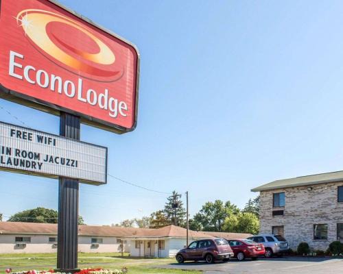 Elkhart Cabin | Econo Lodge Elkhart North