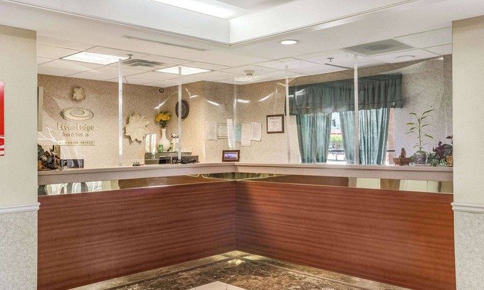 Marietta Hotel | Econo Lodge Inn & Suites Marietta near Dobbins ARB