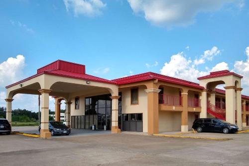 Memorial Hotel | Econo Lodge Inn & Suites West - Energy Corridor