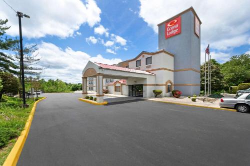 Pittsburg Cabin | Econo Lodge London North