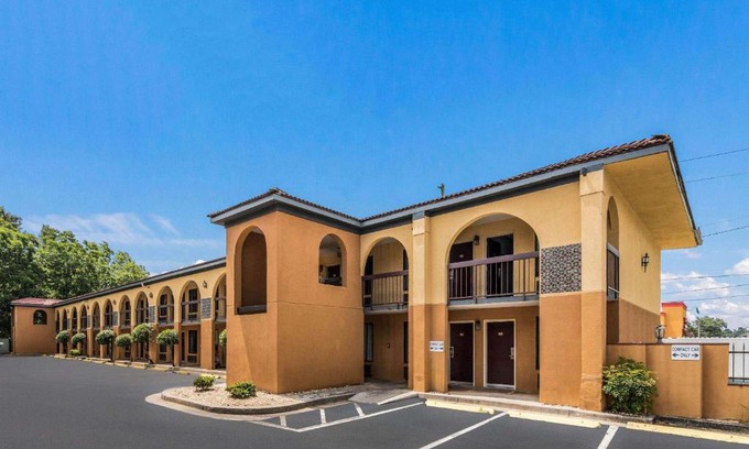 Gainesville Hotel | Econo Lodge