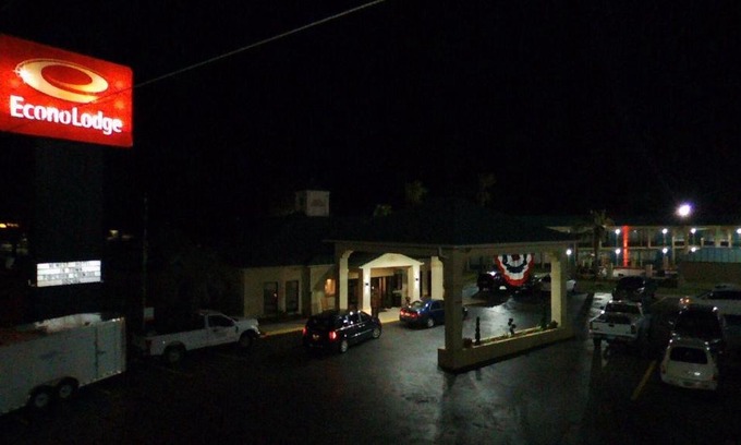 Hardeeville Hotel | Econo Lodge