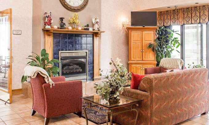 Newport Hotel | Econo Lodge