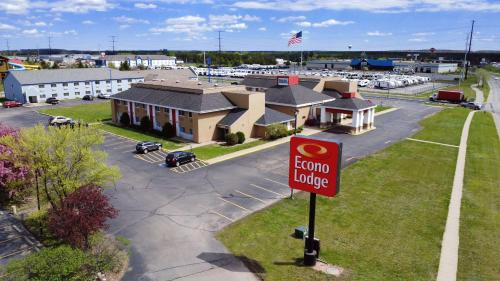 Rothschild Cabin | Econo Lodge Wausau - Rothschild