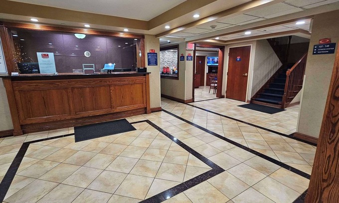 Iselin Hotel | Econo Lodge Woodbridge