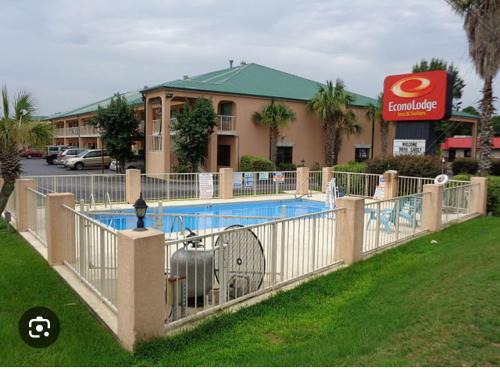 Albany Hotel | Econolodge inn & suites