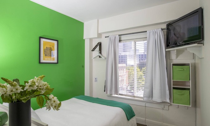 Civic Center Hotel | Economy Double Room with Ensuite Bathroom