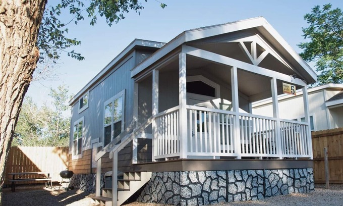 Moab House | Edge of the Desert Balanced Rock Cabin #05