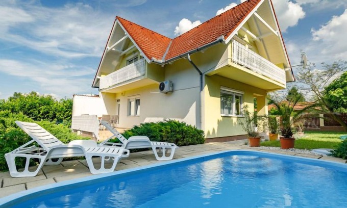 Balatonszarszo House | Edina (SZA115) by Interhome