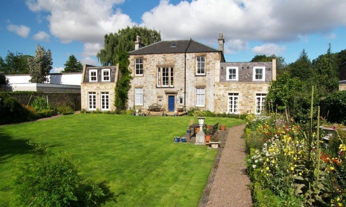Eskbank House | Edinburgh, Dalkeith , Eskbank , vacation rental. S T LET LICENCE APL' MLOOO90P