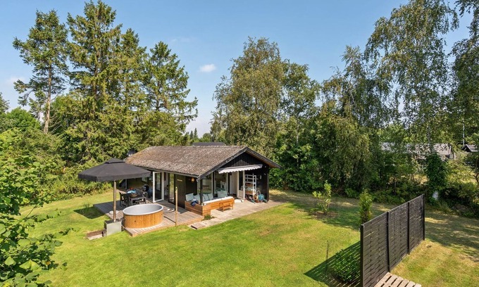 Idestrup House | "Edny" - 210m from the sea by Interhome
