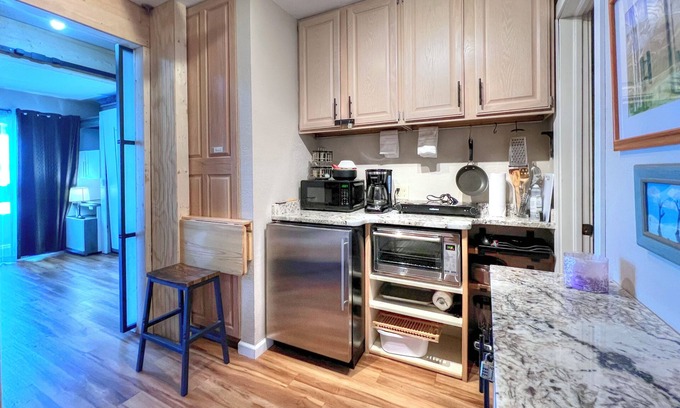 Crested Butte Condo | Efficiency Condo at the Base Area for a Great Rate!
