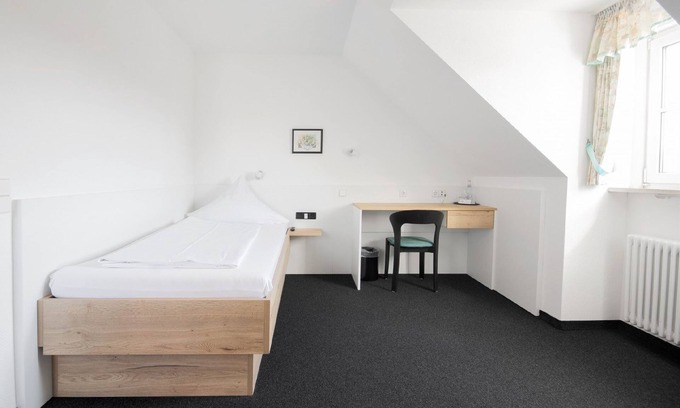 Unterroth Apartment | Einzelzimmer mit Dusche und WC