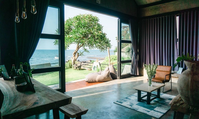 Banyuasri Villa | EJ House