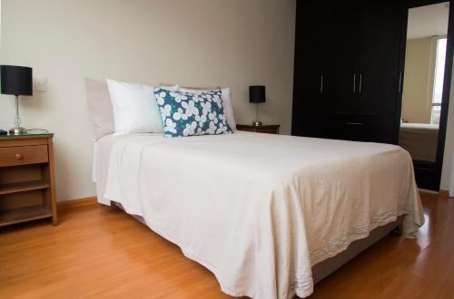 Santiago de Surco Apartment | El Derby 511 Apart 1 Dorm con Aire Acondicionado