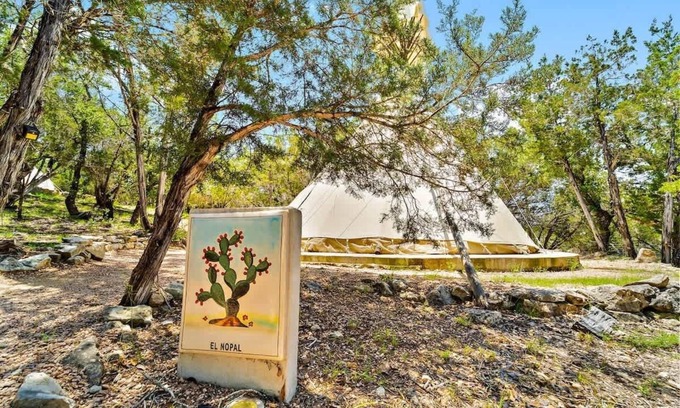 Dripping Springs House | El Nopal | Pet-Friendly Tipi + Pool Access