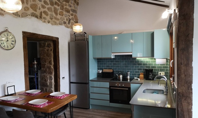 Santa Maria de Cayon Apartment | El Pajar, rustic apt. & gardens with sheep & hens