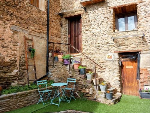 Montferrer I Castellbo House | El Petit Paradís
