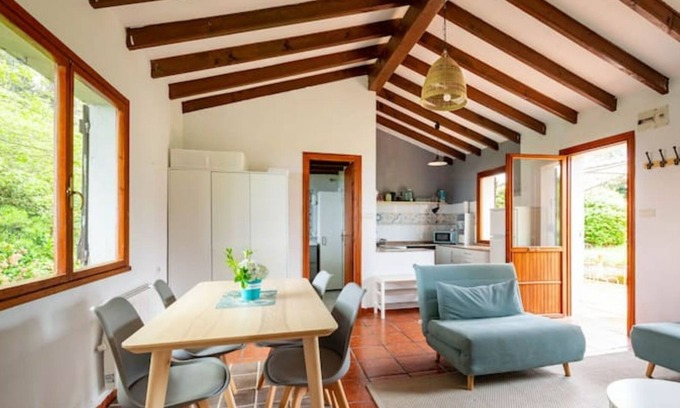 Tornon House | El Prado Refugio Rural de Piedra con Vistas al Mar