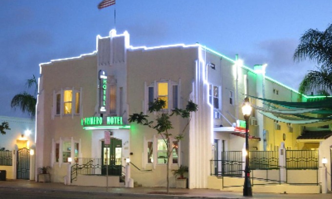 Lincoln Acres Hotel | El Primero Boutique Hotel