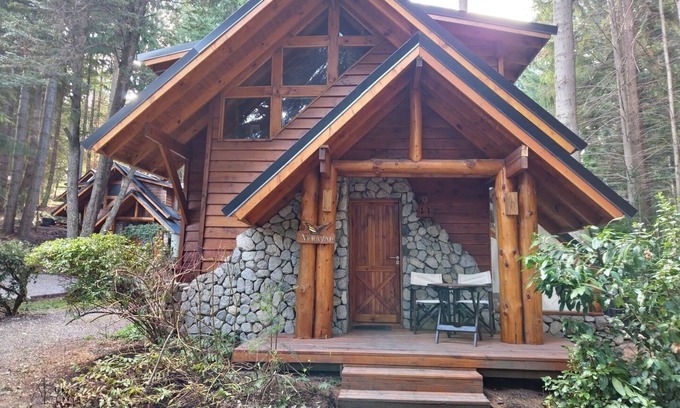 Puerto Manzano Cabin | El Remanso - Arrayan Cabin, Bahía Manzano