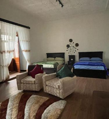 Cuenca Bed & Breakfast | El Renacimiento - Suite Rosita