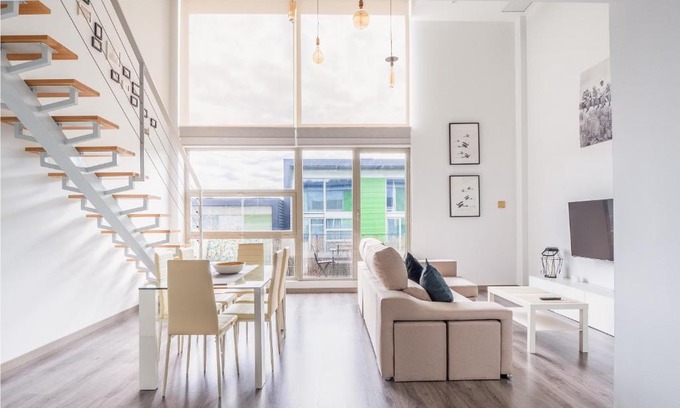 Camarma De Esteruelas Apartment | El Ventero Apartment - Elegante Apt para 5 con terraza, Wi-fi y aparcamiento en la calle