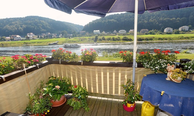 Postelwitz Apartment | Elbe-1-Resort Directly on the Elbe