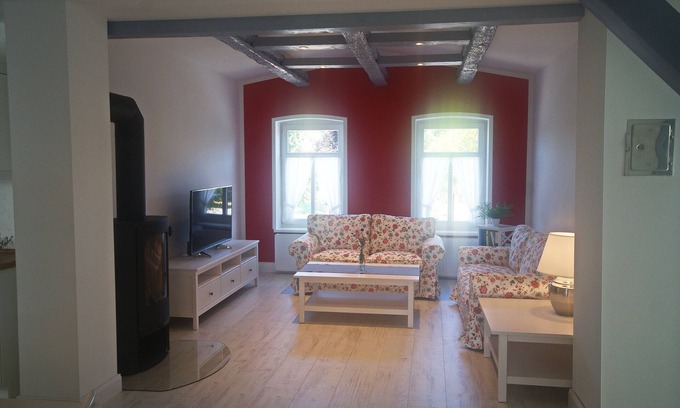Amt Neuhaus House | Elbtalauen, comfortable 4* vacation home with 2 separate apartments of 100 m² each