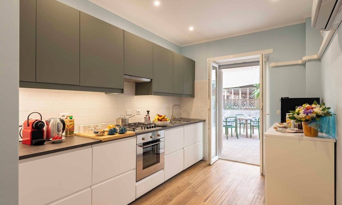 Quartiere XXXIII Lido di Ostia Ponente Apartment | Elegance and Comfort: Spacious House with Patio and 3 Bathrooms