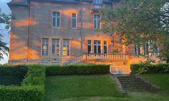 Varenne-Saint-Germain Other | Elegance and charm of a Château in Burgundy with the comfort of a villa