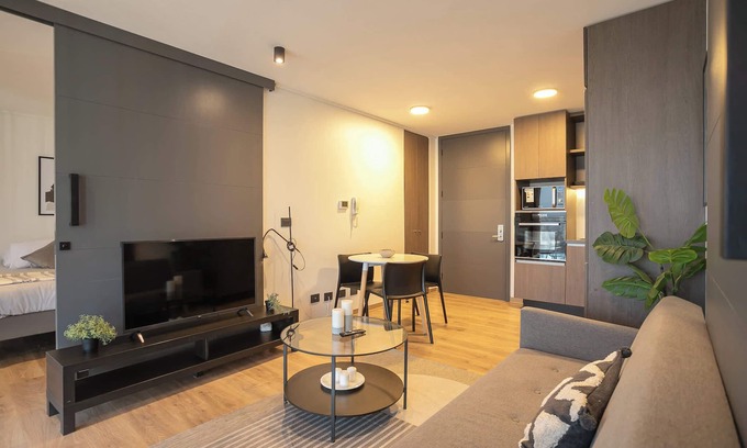 El Golf Apartment | Elegancia en Las Condes 2D2B con Estilo