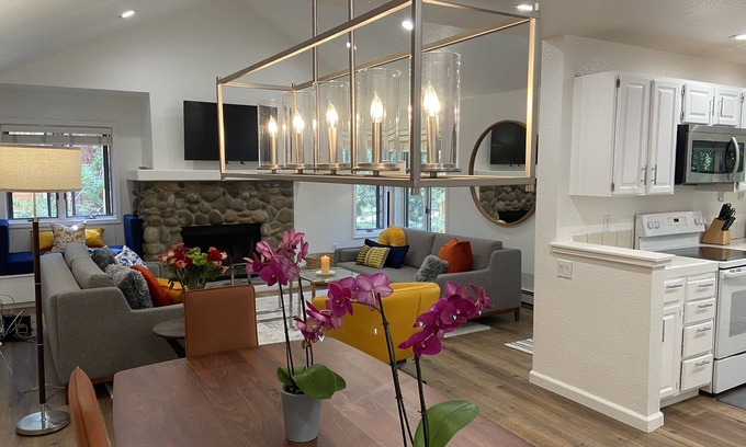 Incline Village House | Elegant 2-bedroom McCloud Condo in Incline Village