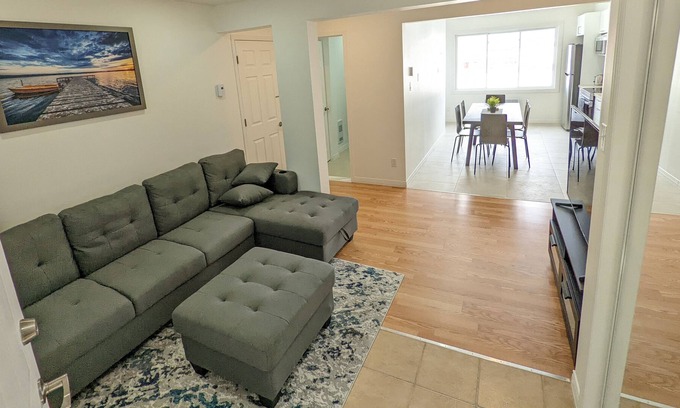 Pont-Viau Apartment | ELEGANT 3 BEDROOM/2 BATHS CONDO with FREE PARKING!