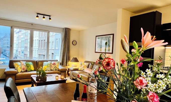 Antwerp Apartment | Elegant 3-Bedroom Apartment Near Antwerp Zoo