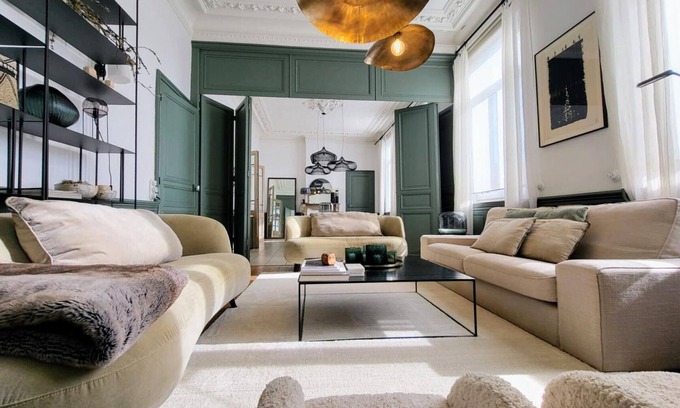 Abscon Cottage | Elegant 300m² Townhouse w/Spacious Garden, Modern Amenities, Close to Nature & Attractions