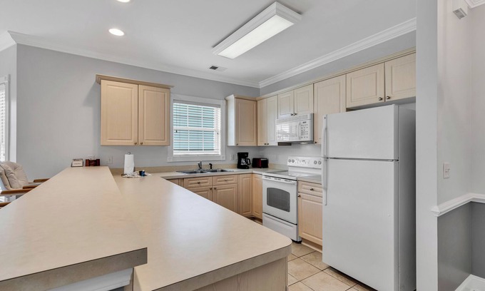 Central Myrtle Beach Condo | Elegant 3BR Condo at Magnolia Pointe