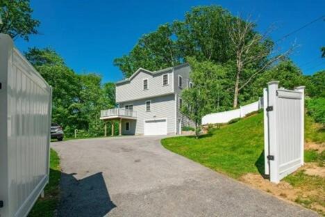 Worcester Villa | Elegant 3BR Home in Worcester
