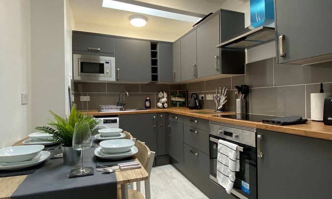 St Georges Apartment | Elegant 4 Bedroom Apartment