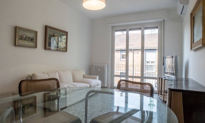 San Siro House | Elegant and bright three-room apartment