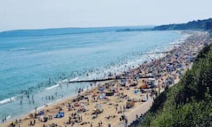 Bournemouth City Centre House | Elegant and Central Bournemouth Beach Townhouse. Family Friendly, Self Catering