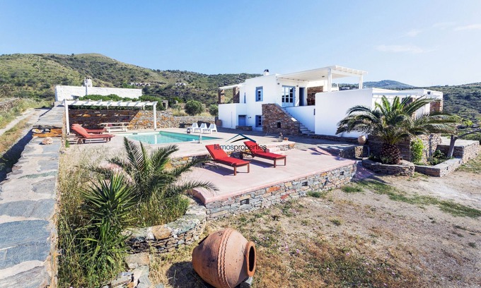 Kea Villa | Elegant and charming Villa Petra & Thea with a swimming pool and great sea view.