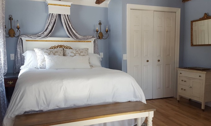Lansing Bed & Breakfast | Elegant and Historic Farmhouse B&B with Farm-to-Table Breakfast Near Ithaca