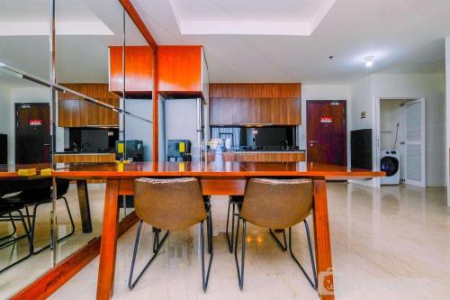 Pancoran Apartment | Elegant and Nice 2BR at L'Avenue Pancoran Apartment By Travelio