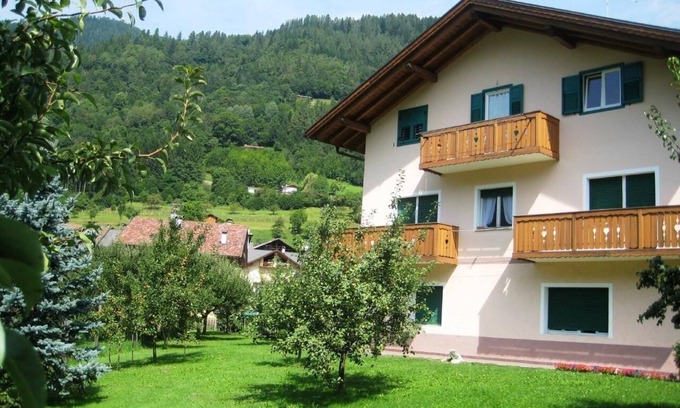 Mezzano Apartment | Elegant and spacious attic room in the Dolomites