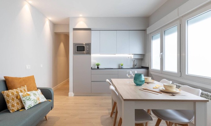 Gernika-Lumo Apartment | Elegant Apartment in Central Gernika - 2BR, Cozy, Fully Equipped