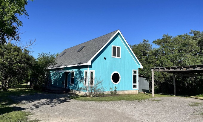 Kyle Cabin | Elegant Birdhouse Cabin with 🔥Heated🔥 Cowboy Pool