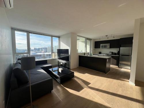 Richmond City Centre Apartment | Elegant &comfortable room1B &1B apartment perfect location